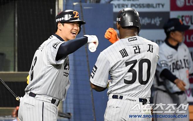 홈런 직후 노시환의 표정까지 살아났다.