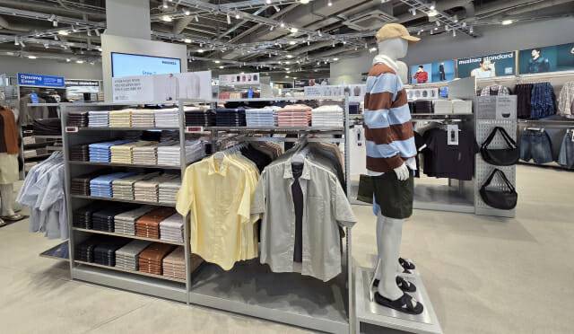 무신사 메가스토어 성수 2층에 조성된 무신사 스탠다드. (사진=지디넷코리아)