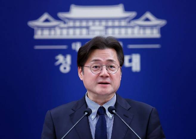 홍익표 정무수석이 25일 청와대 춘추관에서 청와대 비상경제상황실 구성 관련 브리핑을 하고 있다. 2026.3.25 연합뉴스