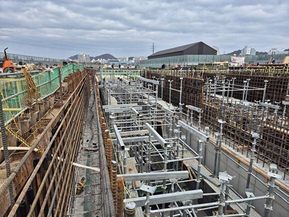 산북분구 침수예방 유수지 공사 현장  [사진=군산시 ]