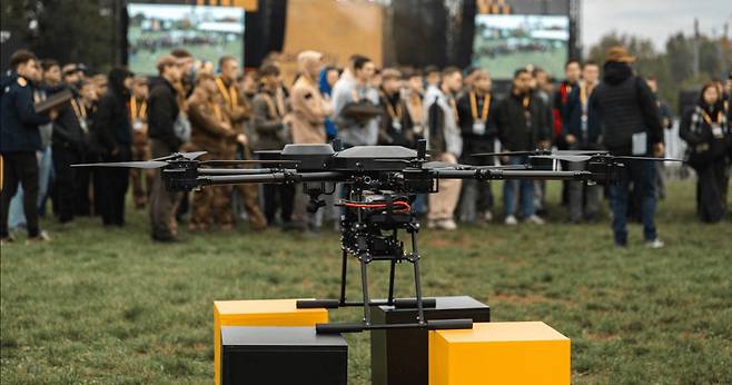 우크라이나의 드론 교육은 군 외에 사회에서도 이루어진다. 우크라이나 디지털 전환부