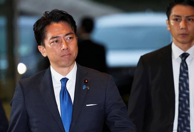 고이즈미 신지로 일본 방위상은 지난 17일 기자회견을 열어 2026 회계연도 방위 예산을 발표했다. 전년비 약 10% 늘어난 10.6조엔 규모다. 일본은 2027년까지 GDP 대비 2%의 방위 지출을 목표로 꾸준히 국방 예산을 늘리고 있다. /로이터=뉴스1