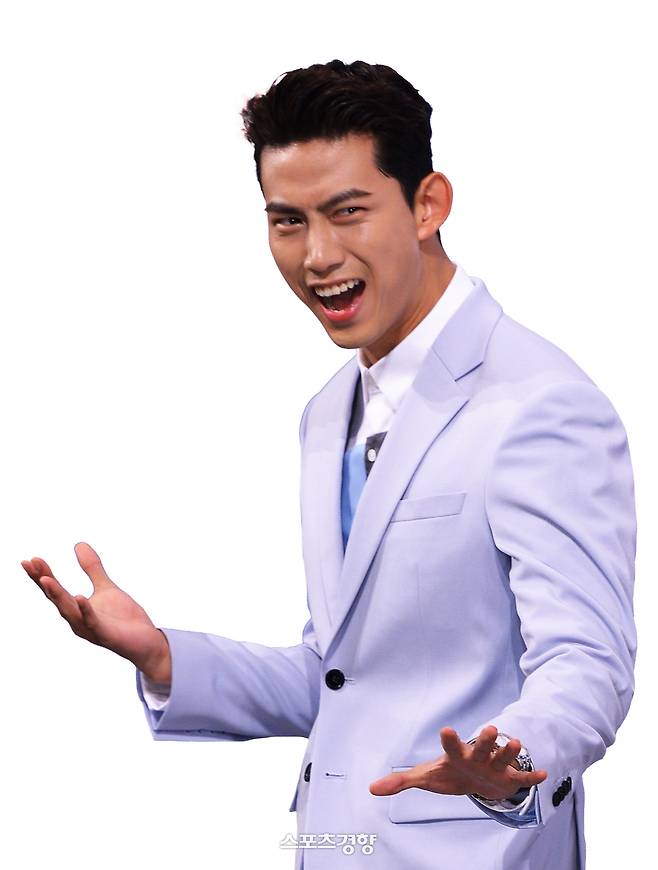 24일 품절남 대열에 합류하는 가수 겸 배우 옥택연. 경향신문 자료사진