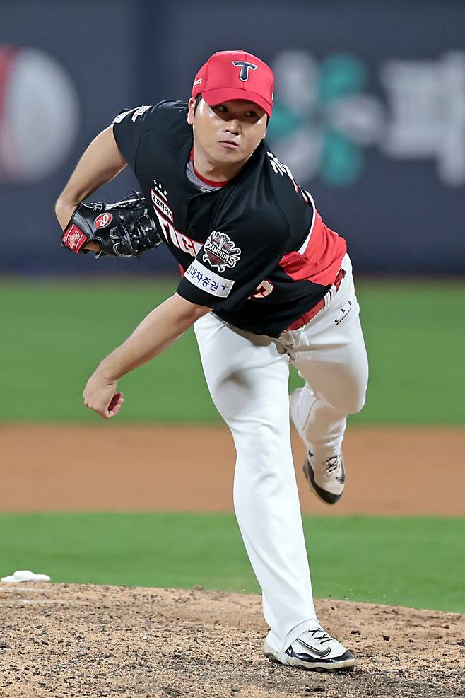 ▲ 애증의 1차 지명 유망주인 김기훈은 올해 KIA 불펜의 다크호스 중 하나로 손꼽혔으나 시즌 초반 출발이 좋지 않았다 ⓒKIA타이거즈