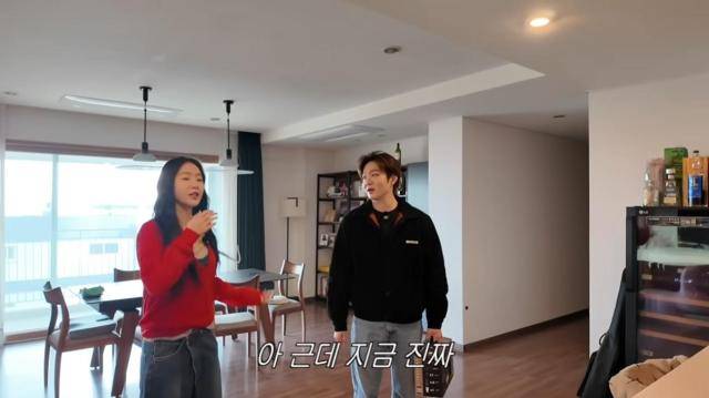 월세 1300만원은 서울 평균의 약 8.6배, 용산구 평균의 약 4.8배 수준이다. [사진=유튜브 채널 '이창섭&저창섭' 영상 캡처]