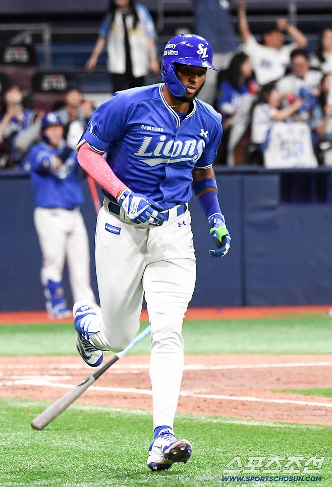 25일 서울 고척스카이돔에서 열린 키움과 삼성의 경기. 6회초 삼성 디아즈가 솔로포를 날린 뒤 환호하고 있다. 고척=박재만 기자 pjm@sportschosun.com/2026.044.25/