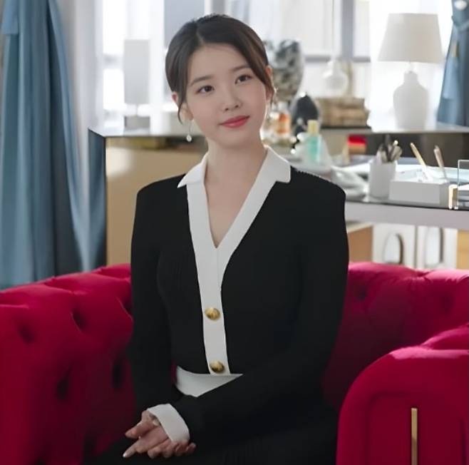 발망의 블랙 니트 셋업. @mbcdrama_now