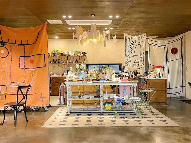 베카신의 내부는 공간 구성부터 인테리어까지 고운정 대표가 직접 완성해, 매장 곳곳에 고유의 개성이 자연스럽게 녹아 있다. 사진 고운정