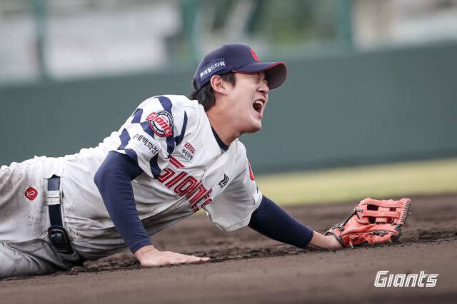 롯데 자이언츠 나승엽이 대만 타이난 스프링캠프에서 훈련하고 있다. 지난 1월의 모습이다./롯데 자이언츠