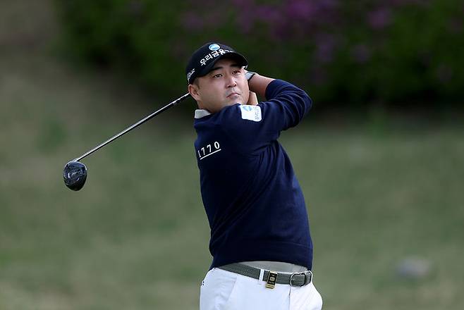 [서울=뉴시스] 이태훈, 한국프로골프(KPGA) 투어 우리금융 챔피언십 셋째 날 공동 1위 도약. (사진=KPGA 제공) *재판매 및 DB 금지