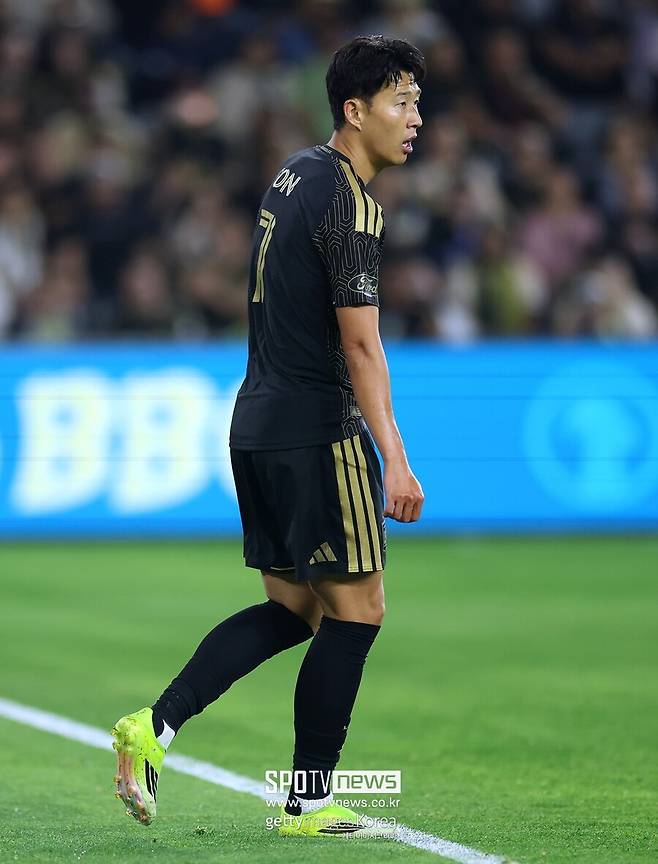 ▲ 초반에 반짝이었을까. 잘 나가던 LAFC 경기력이 점점 떨어진다. 지난해 대박을 쳤던 ‘흥부 듀오’도 날카로움을 잃었다. 컵 대회 포함 4경기 동안 없는 승리에 기자회견 후 질문도 날카로웠다. 결국 초보 감독은 선수탓으로 현재 상황을 인식하는 발언을 했다.&nbsp;