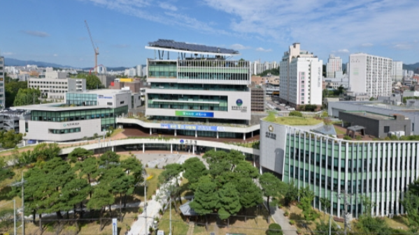 광주광역시 서구청 전경.