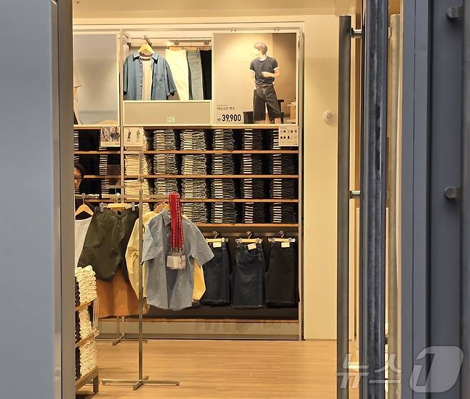 지난 23일 명동에 오픈을 예정하고 있는 유니클로의 모습 ⓒ 뉴스1 최소망