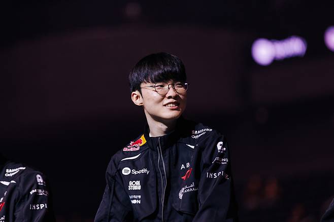 T1 ‘페이커’ 이상혁이 25일 인천광역시 인스파이어 아레나에서 열린 T1 홈그라운드 팬미팅 행사에 임하고 있다. 사진 | T1