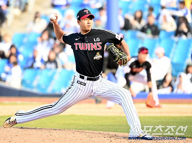 22일 대구삼성라이온즈파크에서 열린 LG와 삼성의 시범경기. 9회말 LG 정우영이 역투하고 있다. 대구=허상욱 기자wook@sportschosun.com/2026.03.22/