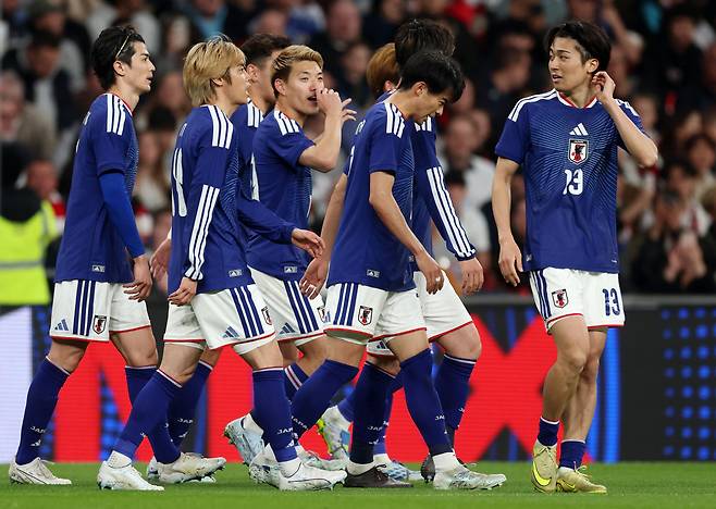 epa12862581 Japanese players celebrate after team mate Kaoru Mitoma  scored the 1-0 lead during the international friendly match between England and Japan at Wembley Stadium in London, Great Britain, 31 March 2026.  EPA/ANDY RAIN







<저작권자(c) 연합뉴스, 무단 전재-재배포, AI 학습 및 활용 금지>