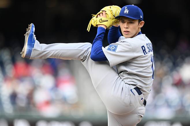 Los Angeles Dodgers starting pitcher Roki Sasaki (11) throws during the fifth inning of a baseball game against the Washington Nationals, Sunday, April 5, 2026, in Washington. (AP Photo/Nick Wass)







<저작권자(c) 연합뉴스, 무단 전재-재배포, AI 학습 및 활용 금지>