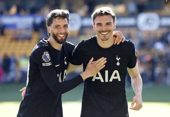 결승골 주역 팔리냐(오른쪽)  로이터<저작권자(c) 연합뉴스, 무단 전재-재배포, AI 학습 및 활용 금지>