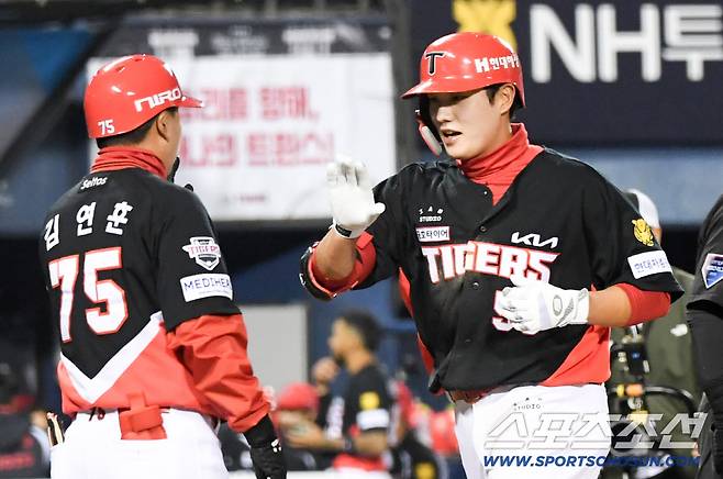 1일 잠실구장에서 열린 LG와 KIA의 경기. 5회초 KIA 오선우가 솔로포를 날린 뒤 기뻐하고 있다. 잠실=박재만 기자 pjm@sportschosun.com/2026.04.01/