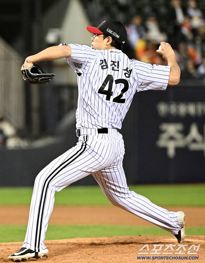 21일 잠실구장에서 열린 LG와 한화의 경기. LG 김진성이 역투하고 있다. 잠실=박재만 기자 pjm@sportschosun.com/2026.04.21/