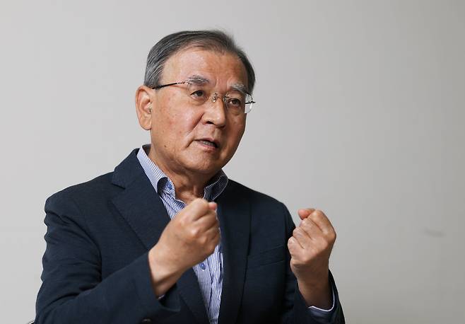 김대환 전 노동부 장관은 "노란봉투법엔 원청 기업과 원청, 하청 노조 3자 간 이해 관계를 조정하거나 타협할 공간이 전혀 없다"면서 "(일단 시행하고 문제 있으면 고치면 된다는 식으로) 정책을 실험대상으로 삼아선 안 된다"고 말했다./장경식 기자