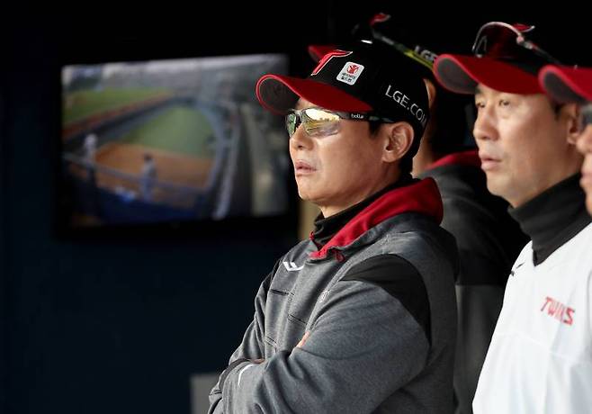 유영찬 이탈로 불펜 운용을 고민하는 염경엽 감독. 잠실=김민규 기자