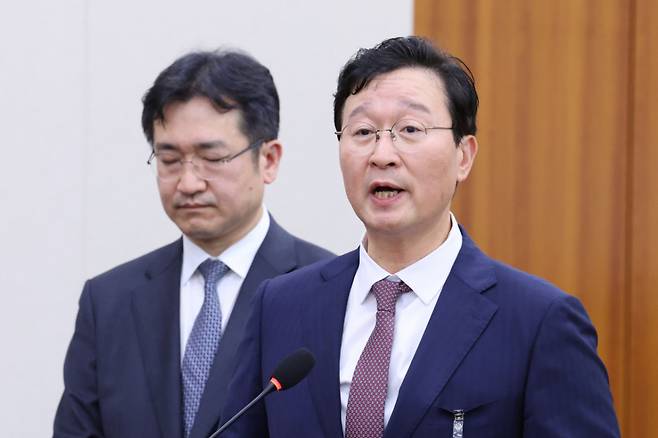 송경호 전 서울중앙지검장이 서울 여의도 국회 윤석열정권정치검찰조작기소의혹사건진상규명국정조사특별위원회에서 열린 대장동·김용 전 민주연구원 부원장·위례신도시 조작기소 의혹 사건 청문회에서 의원 질의에 답변하고 있다. /사진=뉴스1