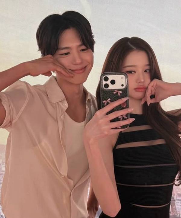 왼쪽부터 박보검 장원영/장원영 계정 캡처