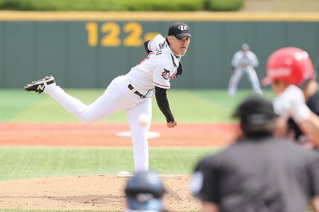 ▲ 울산 웨일즈 일본인 우완투수 고바야시 주이가 역투하고 있다. ⓒ울산 웨일즈