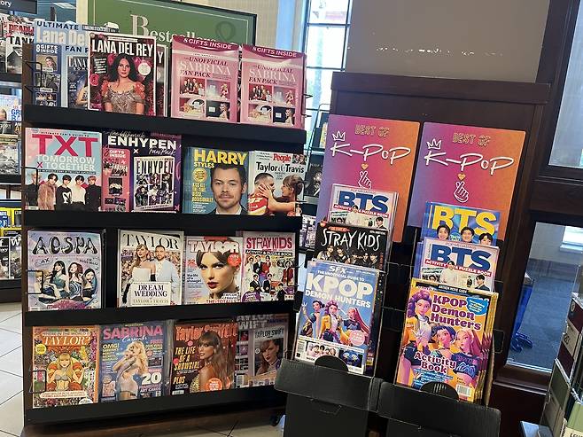 미국 반스앤노블 서점 입구에 진열된 K팝 서적 [오주연 교수 제공]