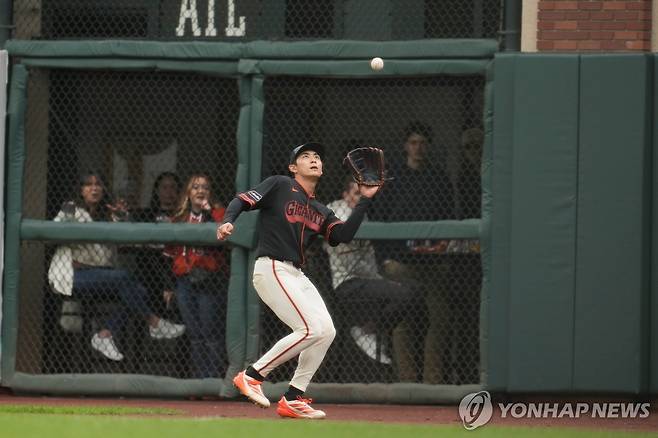우익수 이정후의 수비 [AP=연합뉴스]