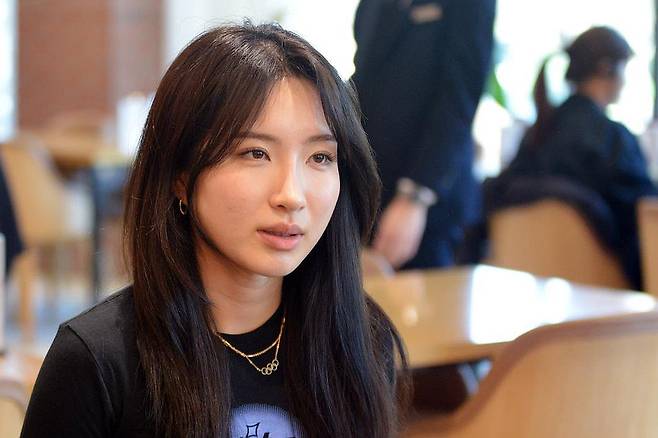 인터뷰하는 김길리 (서울=연합뉴스) 김경윤 기자 = 쇼트트랙 국가대표 김길리가 25일 서울 송파구 올림픽파크텔에서 연합뉴스와 인터뷰하고 있다. 2026.2.25 cycle@yna.co.kr