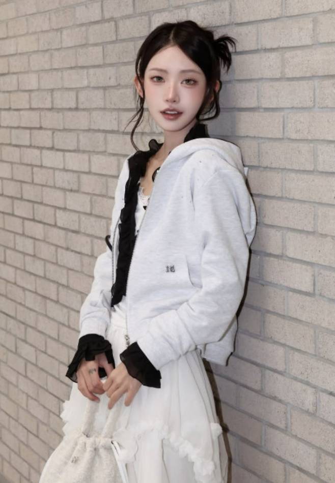 고(故) 최진실 딸 최준희가 포즈를 취하고 있다. / 사진=최준희 SNS
