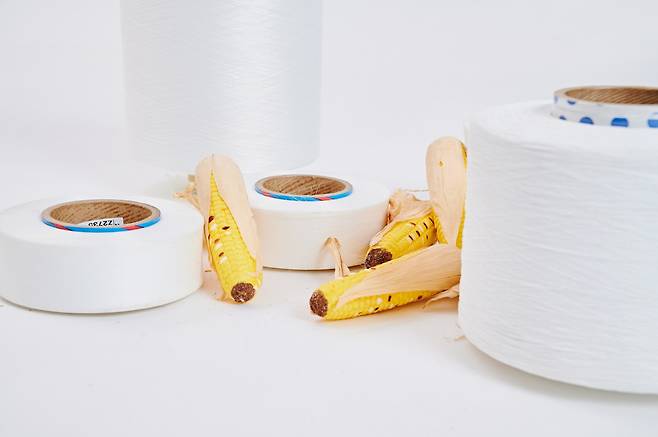 효성티앤씨가 세계최초로 상용화에 성공한 리젠바이오스판덱스. 옥수수에서 추출한 원료로 제작됐다.(효성)