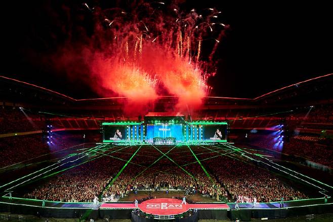 동방신기 닛산 스타디움 공연(사진=SM엔터테인먼트)