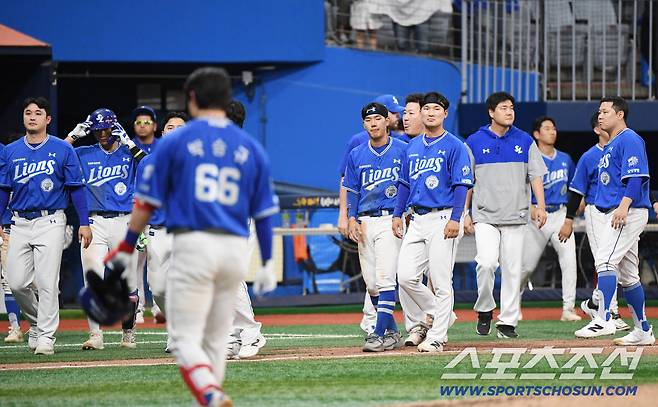 26일 오후 서울 고척스카이돔에서 열린 삼성-키움전. 주말 3연전을 모두 내 준 삼성 선수들이 아쉬워하고 있다. 고척=정재근 기자 cjg@sportschosun.com/2026.4.26/