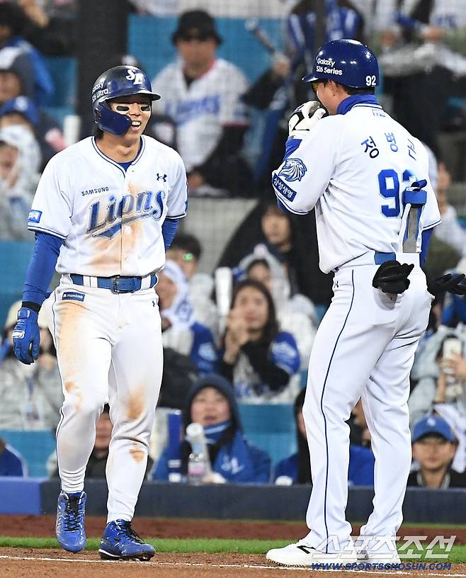 1일 대구 삼성라이온즈파크에서 열린 삼성과 두산의 경기. 7회 1타점 내야안타를 날린 김성윤. 대구=송정헌 기자songs@sportschosun.com/2026.04.01/