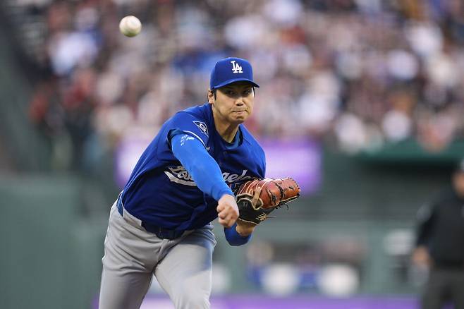 Los Angeles Dodgers pitcher Shohei Ohtani throws to a San Francisco Giants batter during the second inning of a baseball game Wednesday, April 22, 2026, in San Francisco. (AP Photo/Tony Avelar)        <저작권자(c) 연합뉴스, 무단 전재-재배포, AI 학습 및 활용 금지>