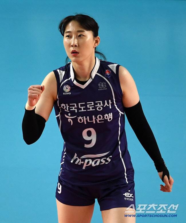 V-리그 여자부 챔피언결정전 4차전 도로공사와 흥국생명의 경기가 4일 김천실내체육관에서 열렸다. 도로공사 박정아가 득점 후 환호하고 있다. 김천=박재만 기자 pjm@sportschosun.com/2023.04.04/