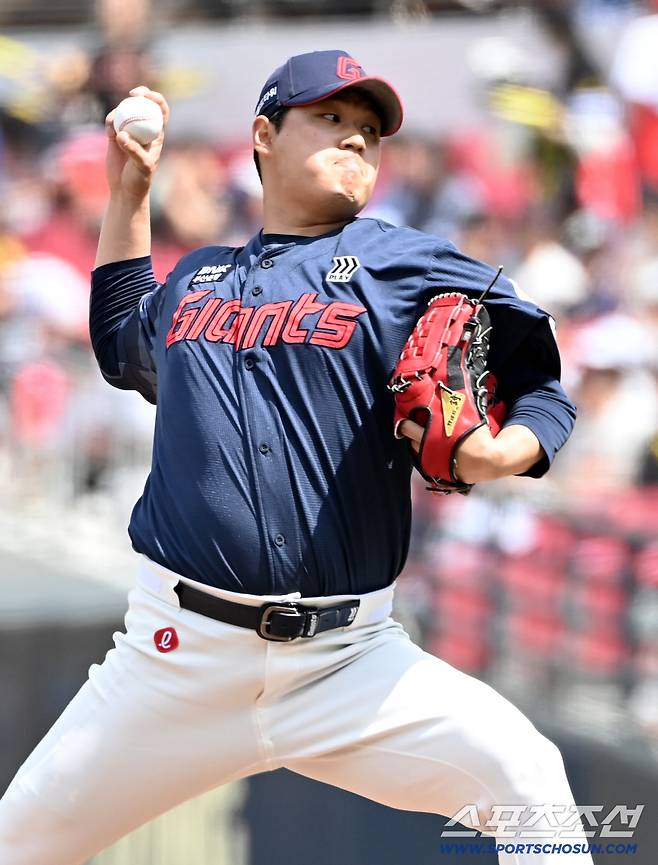 26일 광주KIA챔피언스필드에서 열린 롯데와 KIA의 경기. 롯데 선발투수 나균안이 역투하고 있다. 광주=허상욱 기자wook@sportschosun.com/2026.04.26/