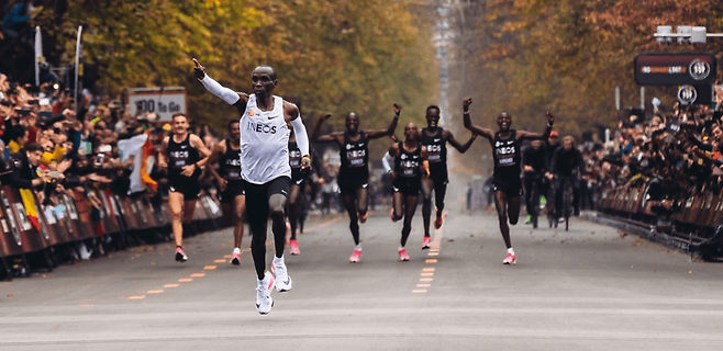 나이키의 브레이킹2. 나이키 홈페이지