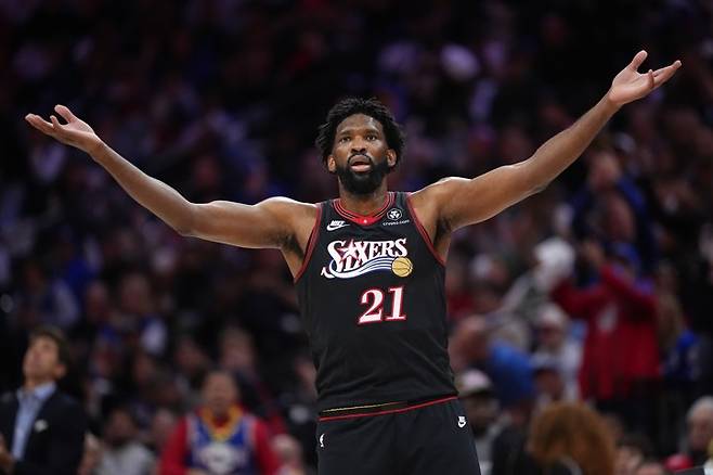 27일 보스턴과의 2025~26 NBA 동부콘퍼런스 1라운드 4차전에 출전한 필라델피아 엠비드. 사진=연합뉴스