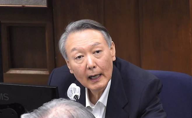 12·3 비상계엄 관련 내란 우두머리 혐의로 기소된 윤석열 전 대통령이 지난 1월 13일 서울 서초구 서울중앙지방법원 417호 형사대법정에서 열린 내란 우두머리 혐의 결심공판에서 최후진술하고 있다. 연합뉴스