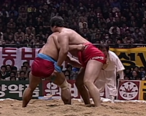 현역 시절의 이봉걸(오른쪽) 경기 모습