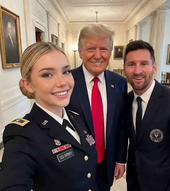 지난 3월 미 여군 인플루언서 제시카 포스터(왼쪽 첫번째)가 자신의 X에 게시한 도널드 트럼프 미국 대통령, 축구 선수 리오넬 메시와의 사진. 해당 이미지 뿐 아니라 포스터 본인도 실제로 존재하지 않는 AI 생성물인 것으로 드러났다.