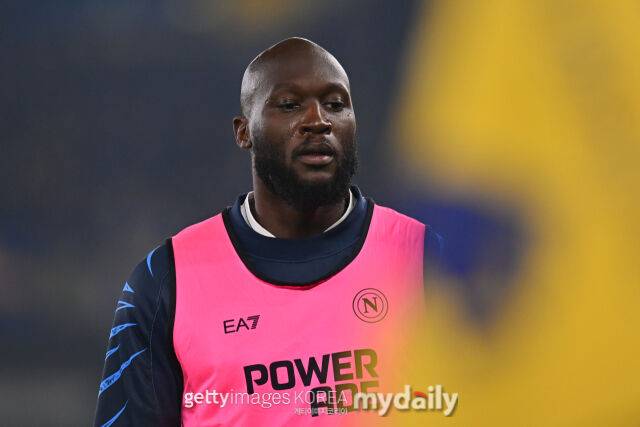 나폴리 로멜루 루카쿠가 무단이탈 후 팀에 복귀했다. 하지만 안토니오 콘테 나폴리 감독은 그가 자신과 대화하려 하지 않았다고 비판했다. /게티이미지코리아