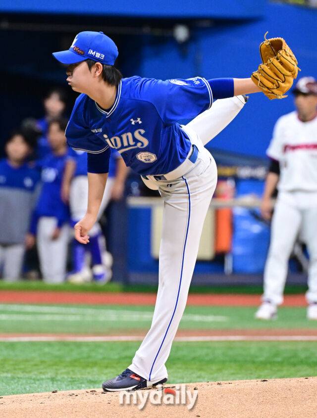 삼성 선발 장찬희가 26일 오후 서울 고척스카이돔에서 진행된 '2026 신한 SOL Bank KBO리그' 삼성--키움의 경기에서 역투를 펼치고 있다./마이데일리