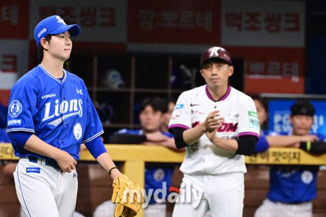 삼성 선발 장찬희가 26일 오후 서울 고척스카이돔에서 진행된 '2026 신한 SOL Bank KBO리그' 삼성--키움의 경기 3회말 실점은 한 뒤 아쉬워 하고 있다./마이데일리
