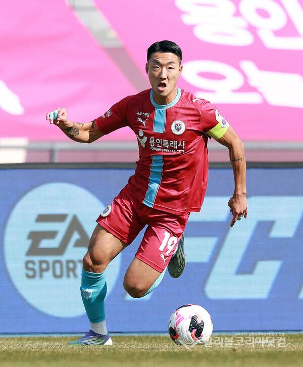 용인FC 유동규, 드리볼 공격.2026.03.28.(사진=김경수 기자/ 발리볼코리아닷컴 DB 자료)