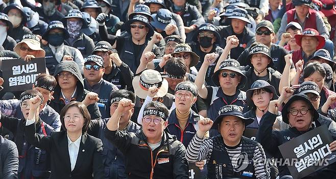 화물연대 진주 결의대회 [연합뉴스 자료사진]
